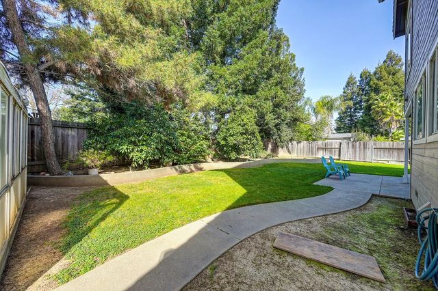 9304 Whittemore Dr, Elk Grove, CA 95624