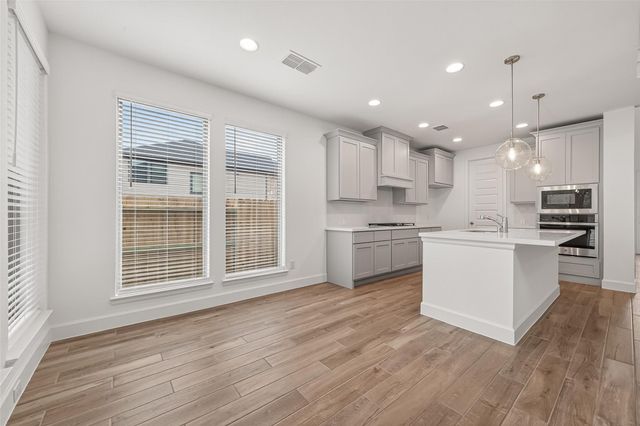 447 Audubons Shearwater Way, Magnolia, TX 77354