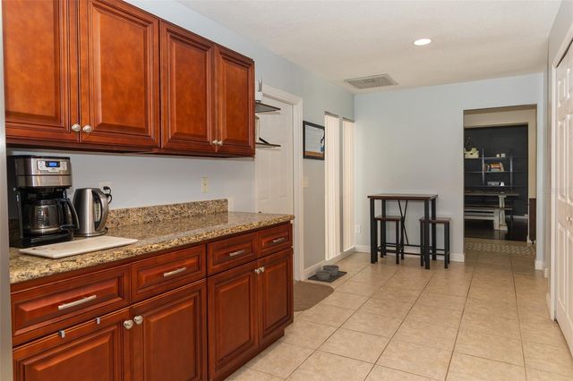 1005 TRANQUIVIEW LANE, Valrico, FL 33594