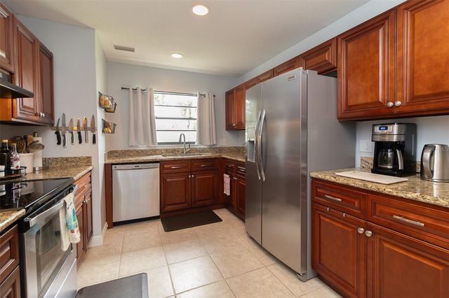 1005 TRANQUIVIEW LANE, Valrico, FL 33594
