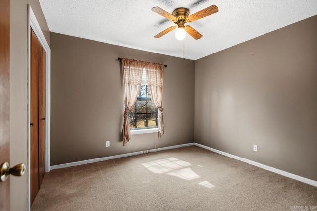 16 Thornhill Drive, Sherwood, AR 72120