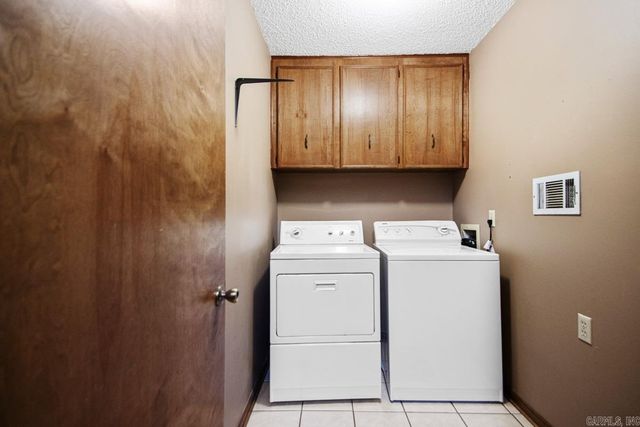 16 Thornhill Drive, Sherwood, AR 72120