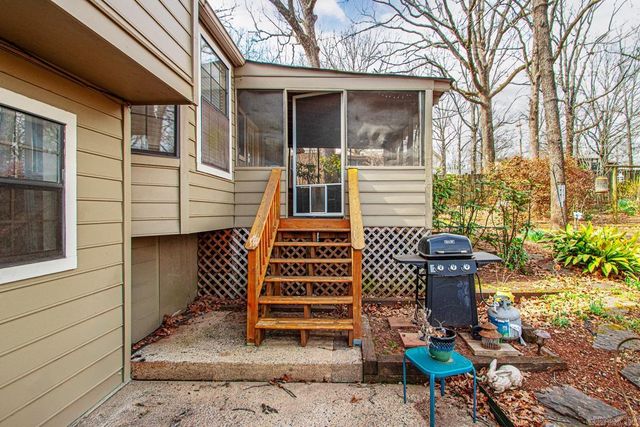 16 Thornhill Drive, Sherwood, AR 72120