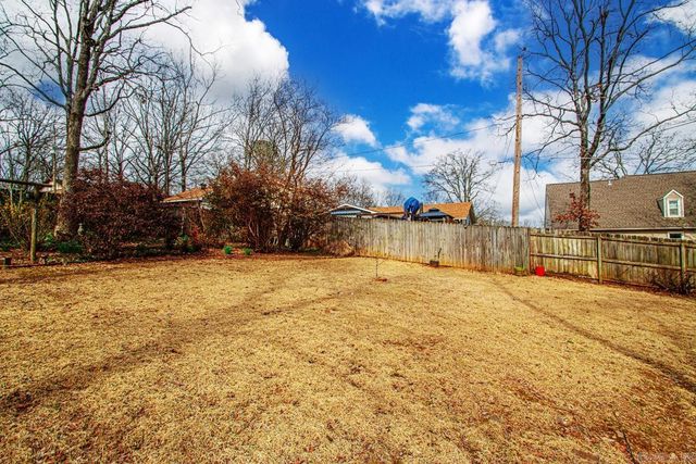 16 Thornhill Drive, Sherwood, AR 72120