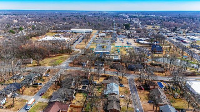 16 Thornhill Drive, Sherwood, AR 72120