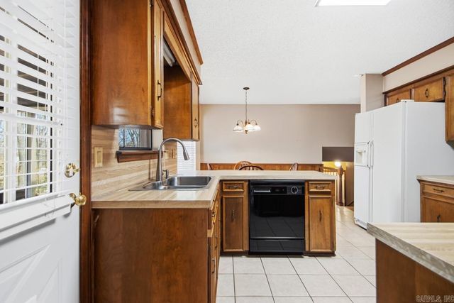 16 Thornhill Drive, Sherwood, AR 72120