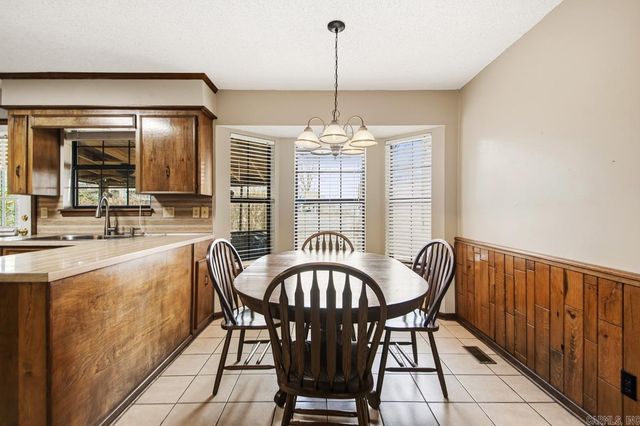 16 Thornhill Drive, Sherwood, AR 72120