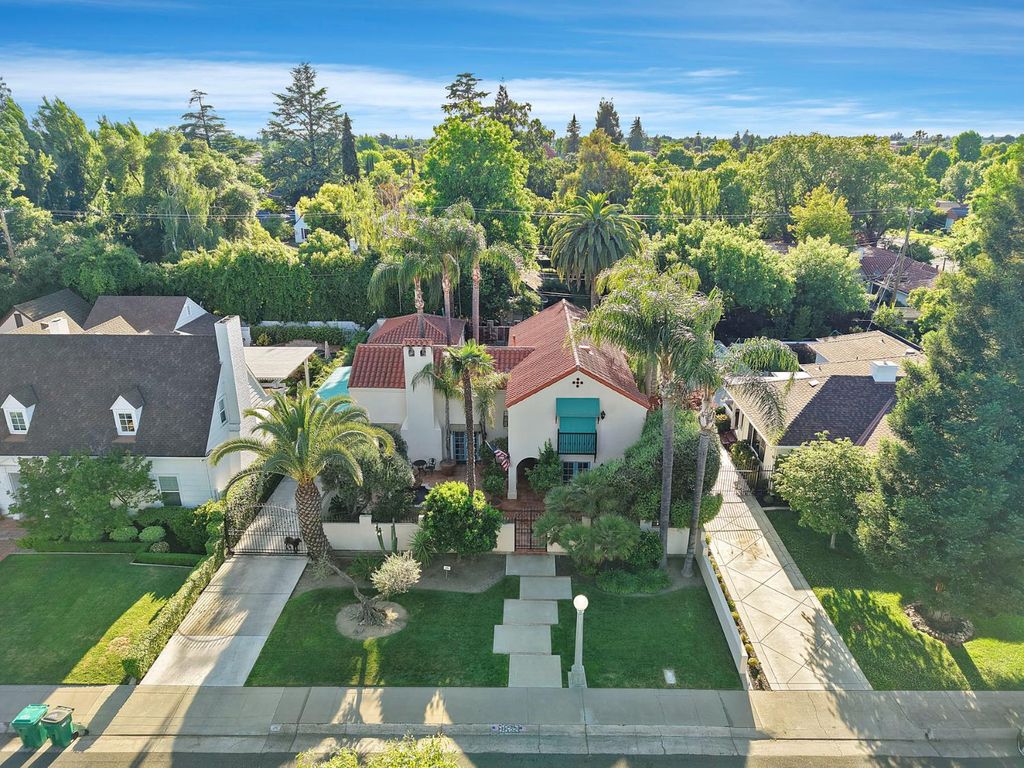 Image 1 of property listing at 115 S Avena Avenue, Lodi, CA 95240