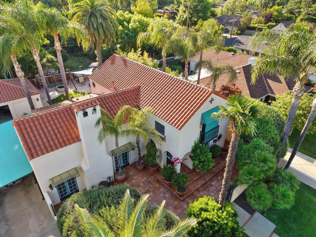 Image 10 of property listing at 115 S Avena Avenue, Lodi, CA 95240