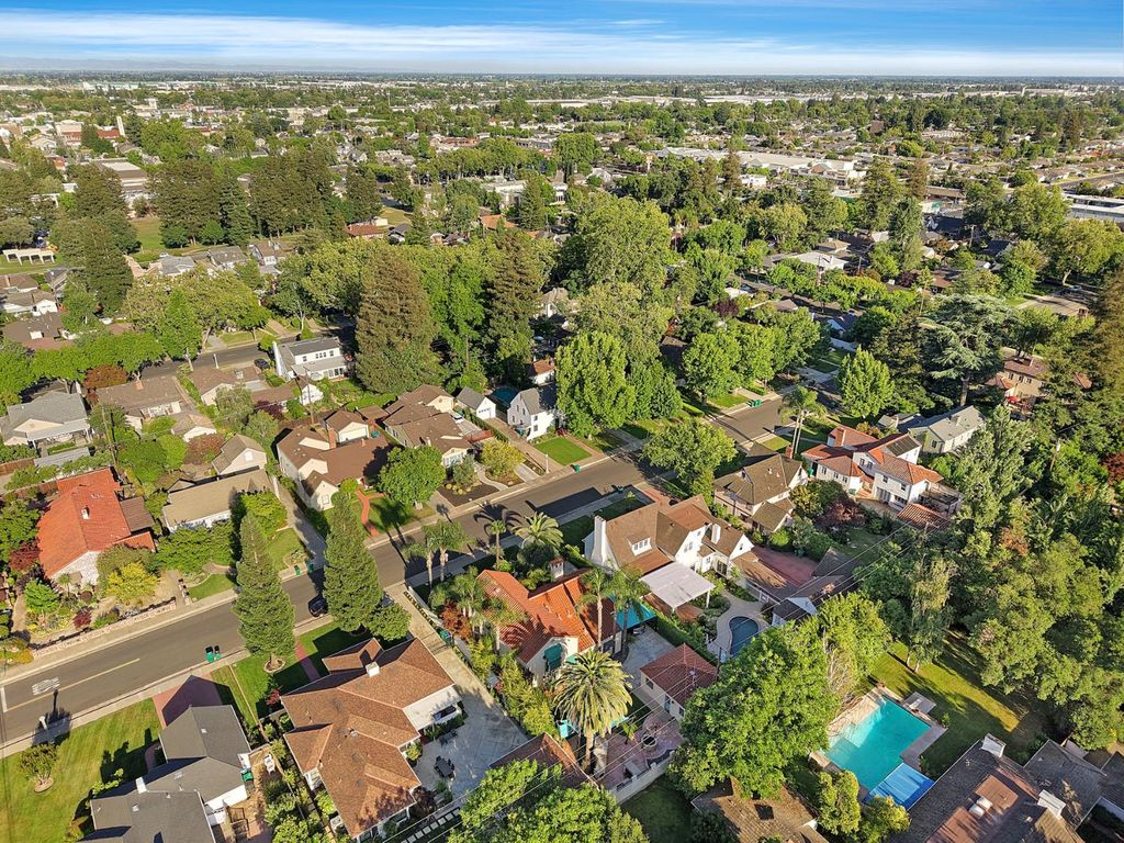 Image 17 of property listing at 115 S Avena Avenue, Lodi, CA 95240
