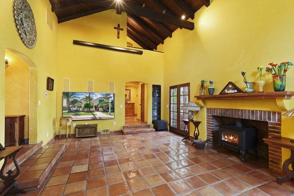 Image 41 of property listing at 115 S Avena Avenue, Lodi, CA 95240