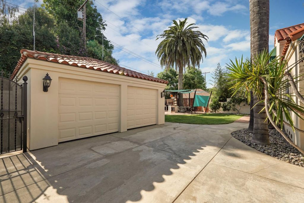Image 59 of property listing at 115 S Avena Avenue, Lodi, CA 95240