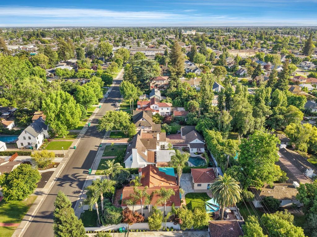 Image 7 of property listing at 115 S Avena Avenue, Lodi, CA 95240