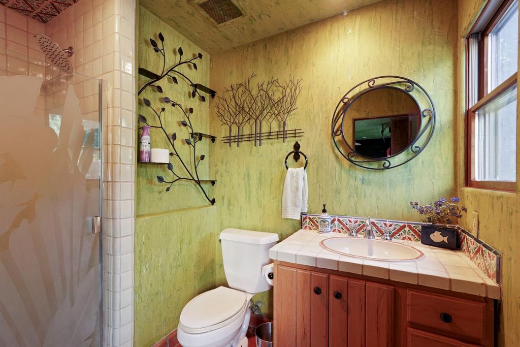 Image 70 of property listing at 115 S Avena Avenue, Lodi, CA 95240