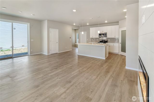 18207 37th Avenue E, Tacoma, WA 98446