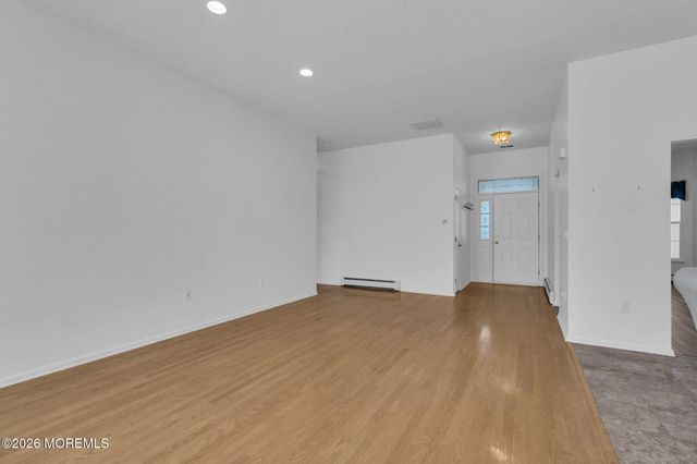 12 Bellflower Drive, Lakewood, NJ 08701