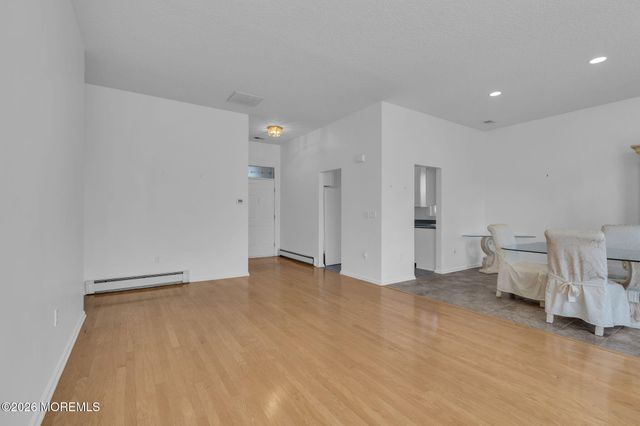 12 Bellflower Drive, Lakewood, NJ 08701