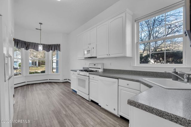 12 Bellflower Drive, Lakewood, NJ 08701