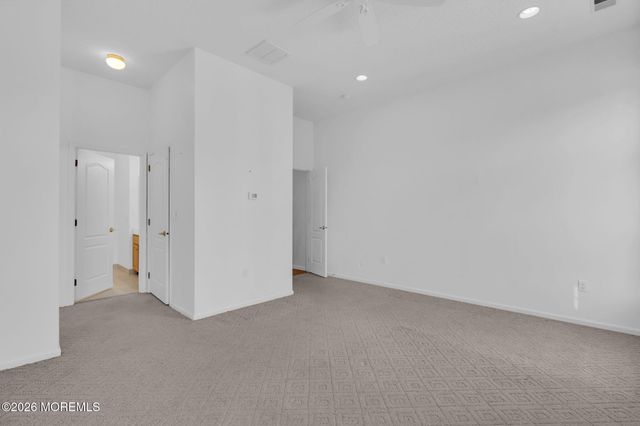 12 Bellflower Drive, Lakewood, NJ 08701