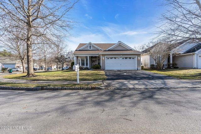 12 Bellflower Drive, Lakewood, NJ 08701