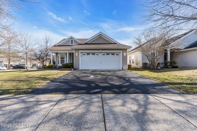 12 Bellflower Drive, Lakewood, NJ 08701