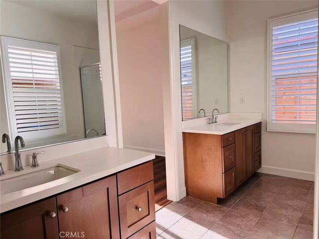 59 Belfast, Irvine, CA 92620