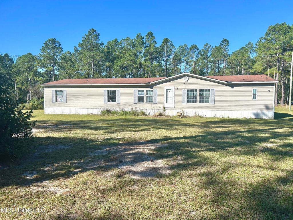 13201 School Land Road, Vancleave, MS 39565