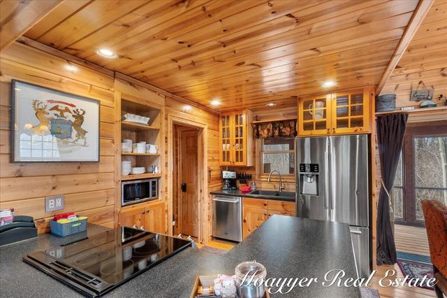 6459 Lilypad Lane, Saugatuck, MI 49453