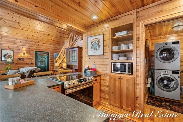 6459 Lilypad Lane, Saugatuck, MI 49453