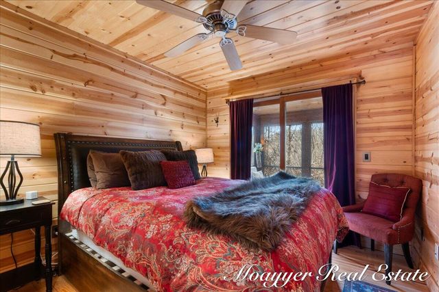 6459 Lilypad Lane, Saugatuck, MI 49453