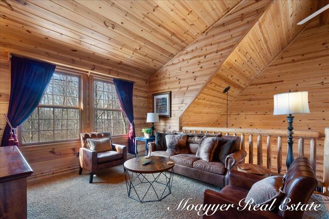 6459 Lilypad Lane, Saugatuck, MI 49453