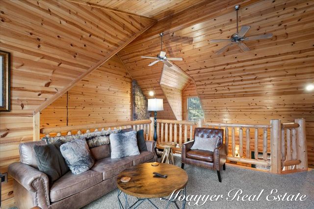 6459 Lilypad Lane, Saugatuck, MI 49453