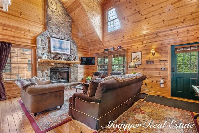 6459 Lilypad Lane, Saugatuck, MI 49453