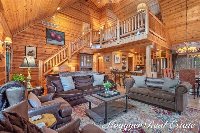 6459 Lilypad Lane, Saugatuck, MI 49453