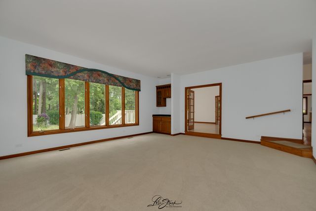 542 W Rosiland Drive, Palatine, IL 60074