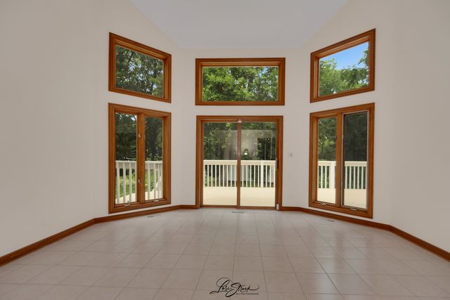 542 W Rosiland Drive, Palatine, IL 60074