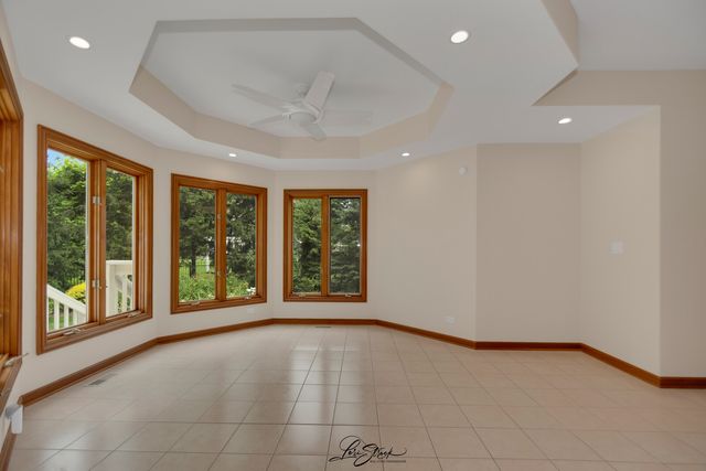 542 W Rosiland Drive, Palatine, IL 60074