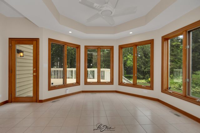 542 W Rosiland Drive, Palatine, IL 60074
