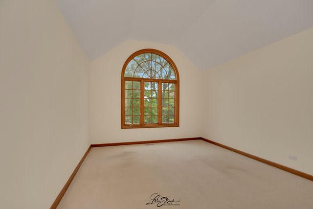 542 W Rosiland Drive, Palatine, IL 60074