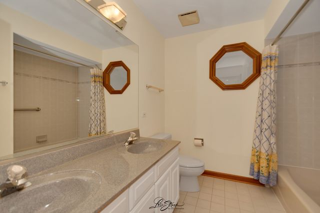542 W Rosiland Drive, Palatine, IL 60074