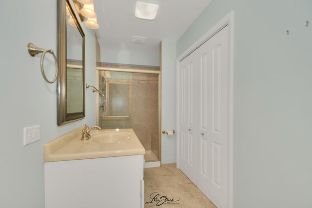 542 W Rosiland Drive, Palatine, IL 60074