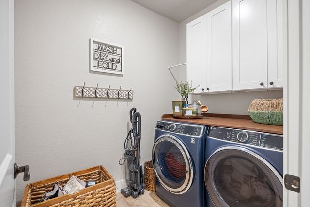 1069 Roanoke Ln, Kerrville, TX 78028