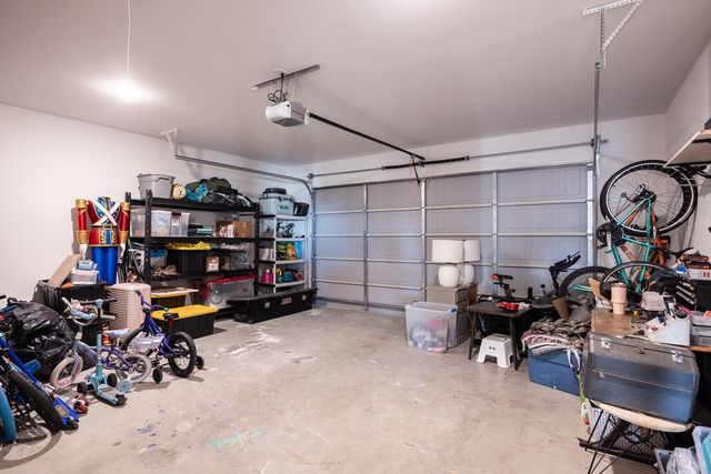 1069 Roanoke Ln, Kerrville, TX 78028