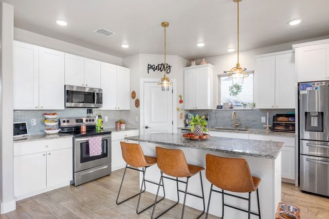 1069 Roanoke Ln, Kerrville, TX 78028