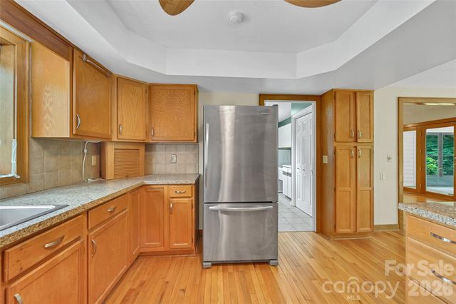 300 Ethan Pond Way, Hendersonville, NC 28791