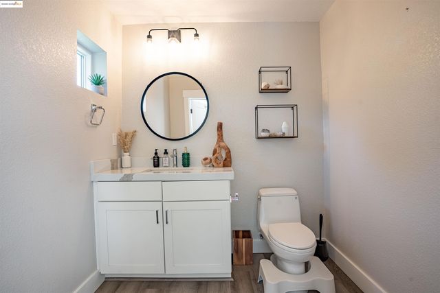 2640 Jones Rd A, Walnut Creek, CA 94597