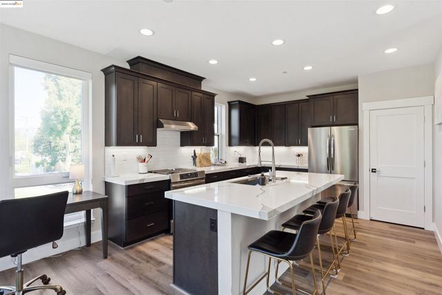 2640 Jones Rd A, Walnut Creek, CA 94597