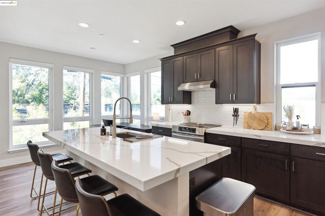 2640 Jones Rd A, Walnut Creek, CA 94597