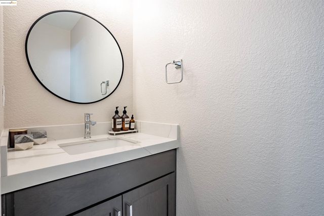 2640 Jones Rd A, Walnut Creek, CA 94597