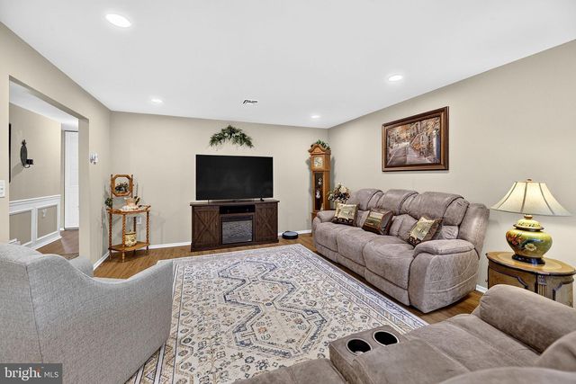 57 KINGSTON WAY, Southampton, NJ 08088